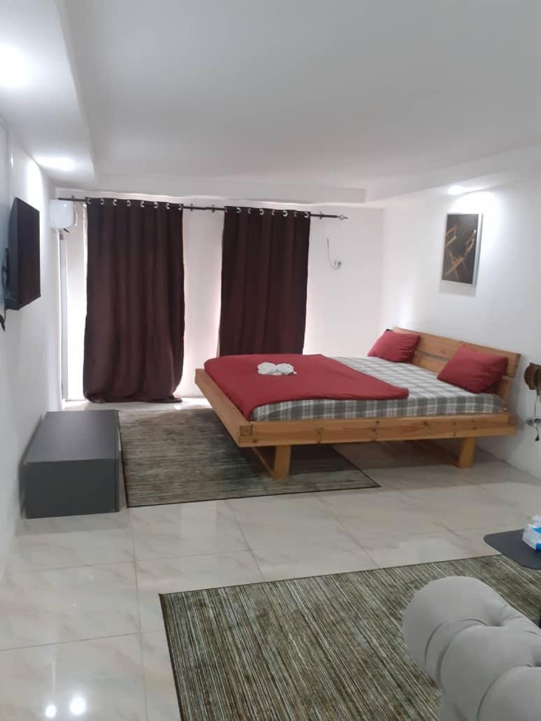 Mai Hotel Conakry Esterno foto